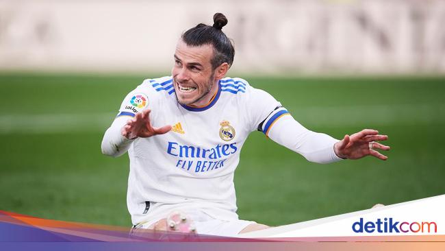 Bale injured in Madrid, fine in national team