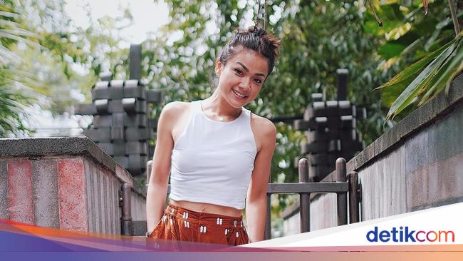 Nirina Zubir Seneng Banget Punya Jam Tangan Kembaran Gal Gadot