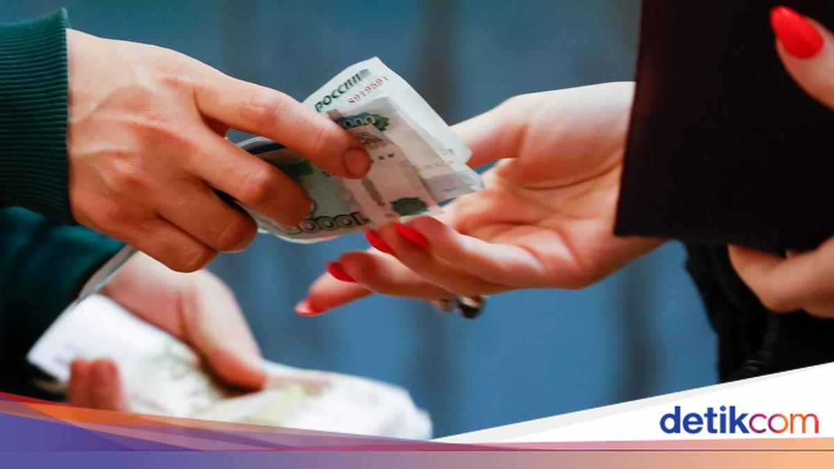 Rusia Krisis Likuiditas Perbankan — Pembiayaan Defisit Terhambat