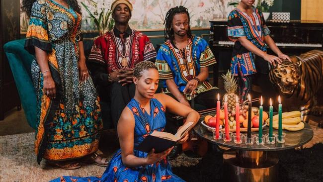 Stylish dan Penuh Warna! Inilah Pakaian Tradisional Afrika yang Populer di  Dunia Fashion