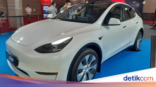 Bikin Harga Tesla Lebih Murah, Ini Dukungan Pemerintah Malaysia buat Mobil Listrik