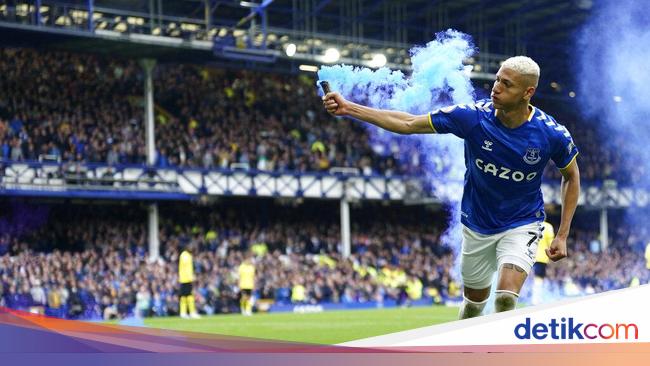 Richarlison’s Action After Breaking Chelsea’s Goal Worth a Card?