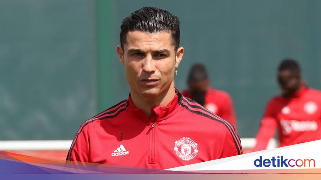 Ronaldo Offered to PSG, Deal or No Deal?