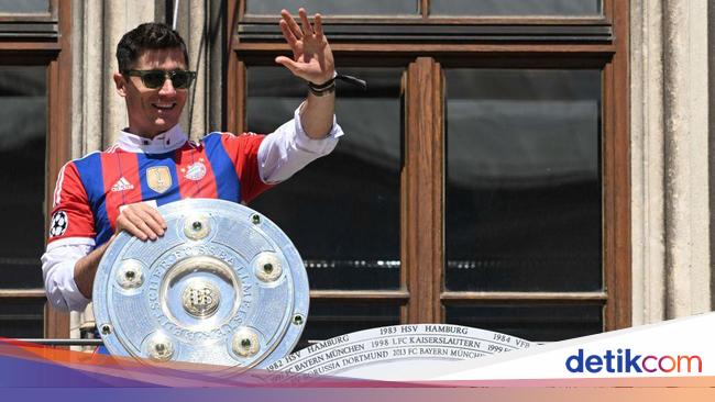 Lewandowski discusses transfer to Barcelona in Bayern dressing room?