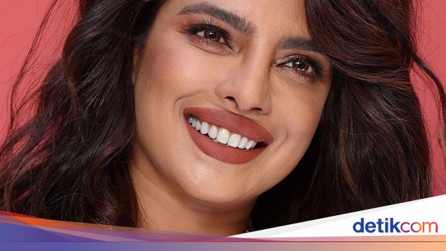 Priyanka Chopra Kenang Masa-masa Coba Jadi Penyanyi Pop