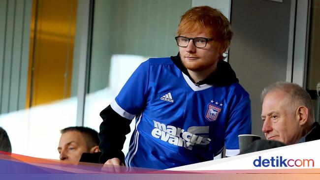 Penyanyi Ed Sheeran Kini Beli Saham Ipswich Town, Klubnya Elkan Baggott