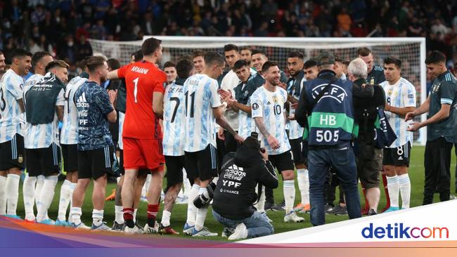 Everyone is silent when Lionel Messi speaks in the Argentine dressing room