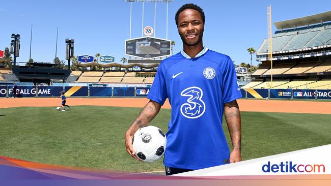 Sorry!  Raheem Sterling Won’t Sign Man City Jersey