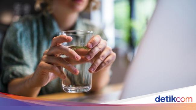 Ilmuwan Sanggah soal Minum 8 Gelas Air Sehari Terkait Kematian Bruce Lee