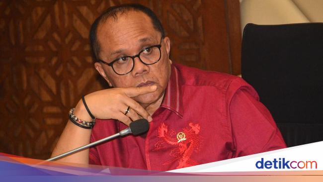 Komisi II DPR-Mendagri Bakal Rapat Bahas Perppu Majukan Pilkada Malam Ini