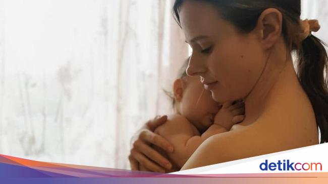 Aktris Ini Diledek Kampungan Gegara Unggah Foto Menyusui