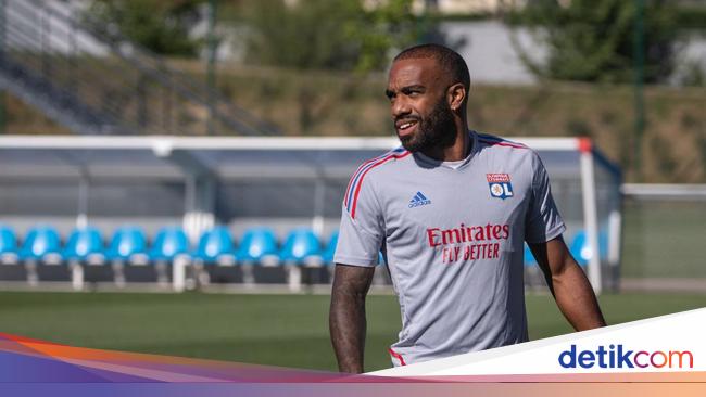 Lacazette Tak Terkejut Arsenal Jadi Calon Juara Liga Inggris