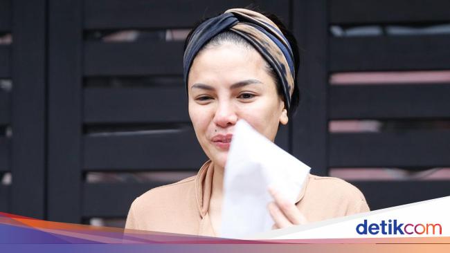 Nikita Mirzani Kesurupan di Rutan?