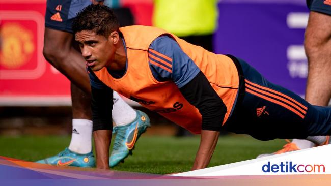 Raphael Varane Rival with Lisandro Martinez, Dare?