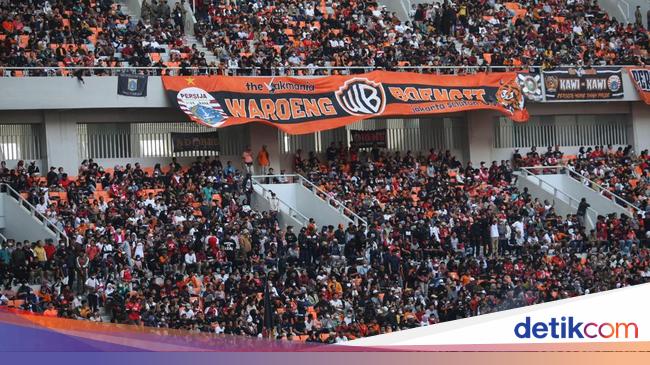 suasana-jelang-grand-launching-jis-anies-pakai-syal-gue-persija-7_169