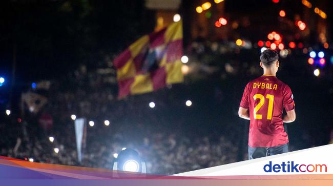 When Dybala Was Stunned to See the Lively Welcome of AS Roma Supporters