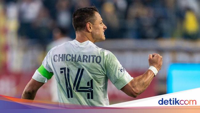 Real Madrid looking for striker, Chicarito waiting to be called