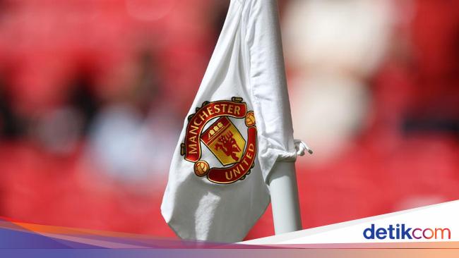 Selama Bosnya Belum Ganti, MU Enggak Akan ke Mana-mana