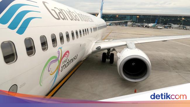 Jokowi Resmi Suntik Garuda Indonesia Rp 7,5 T