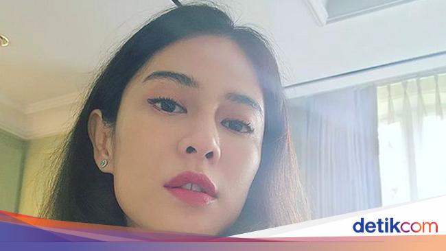 Viral Duta Sheila on 7 Pernah Cuekin Dian Sastro