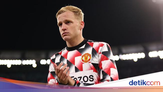 Dear Van de Beek, better to leave MU than not appreciated