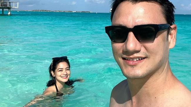 5 Potret Liburan Titi Kamal Dan Christian Sugiono Di Maldives Makin