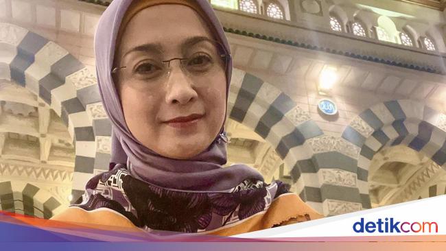 Desy Ratnasari Menanti Takdir Allah untuk Akhir Kisah 20 Tahun Tanpa Suami