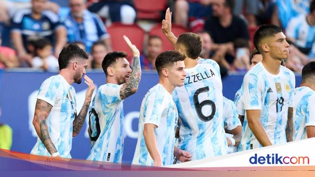 Pemain Argentina Mau Trofi Piala Dunia Demi Messi