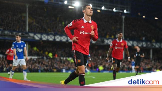 Ronaldo scores the goal, Man Utd beat Everton 2-1 in the first half