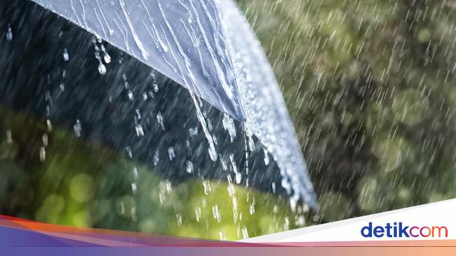 Hujan Deras, 4 RT di Kampung Melayu Jaktim Sempat Tergenang 40 Cm