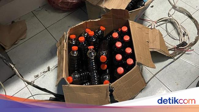 Ini Puluhan Botol Obat Ternak di Kanjuruhan yang Diduga Polisi Miras