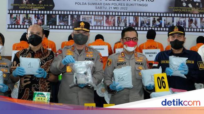 4 Poin Konfrontasi Irjen Teddy-AKBP Doddy Saling Tuding soal Sabu 5 Kg