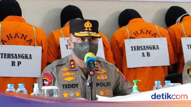 Irjen Teddy Minahasa Minta Pemeriksaan Ditunda, Ini Alasannya