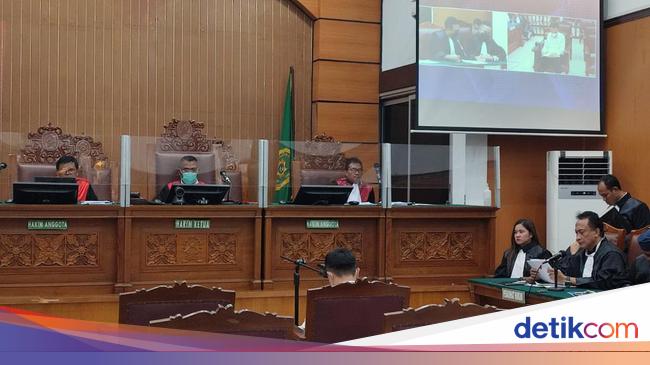 Ricky Mengaku Tak Dengar Sambo Perintahkan Tembak, Hakim: Terserah Saudaralah!