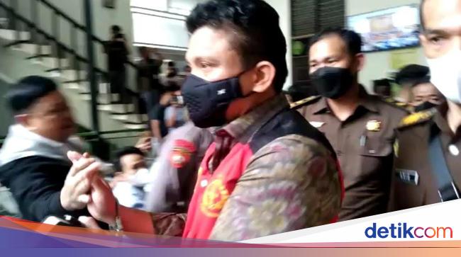 Mengemuka Sosok Pria Salami Sambo Ternyata Kawan Lama