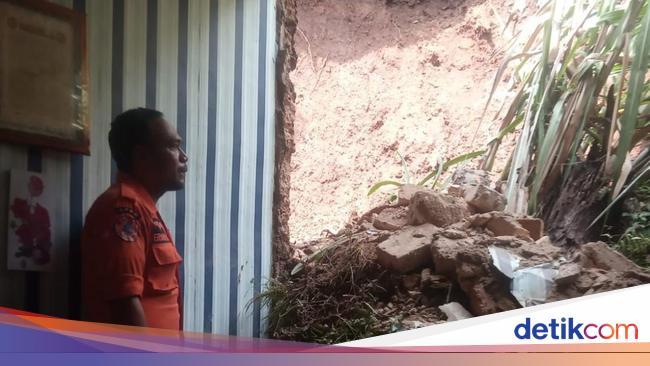 Tebing Longsor Timpa Rumah di Cigombong Bogor, 2 Bocah Terluka