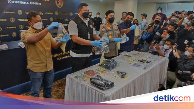 Coba Terobos Istana dan Bawa Pistol, Siti Elina Bergerak Sendiri