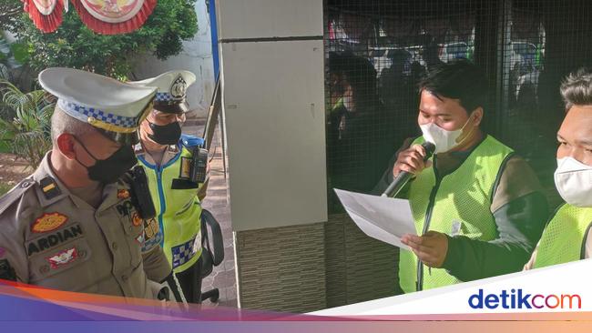 Tilang Manual Dihapus, Pelanggar Lalin di Bogor 'Dihukum' Baca Pancasila