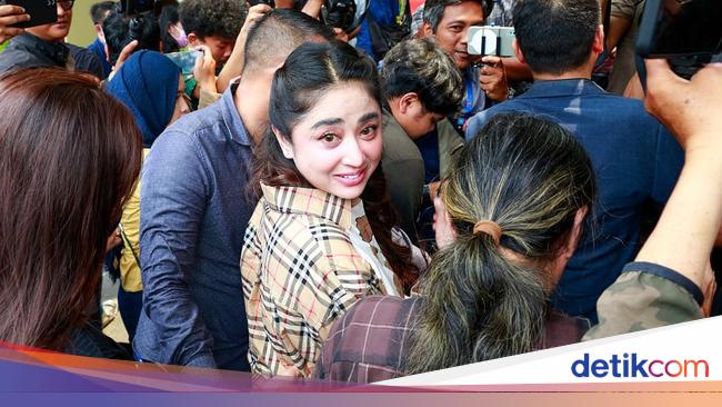 Dewi Perssik Bawa 2 Saksi Tambahan untuk Seret Haters ke Bui