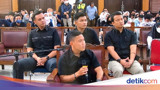 Ajudan Kaget Lihat Jenazah Yosua, Hakim: Pernah Bayangkan Nasib Kalian?