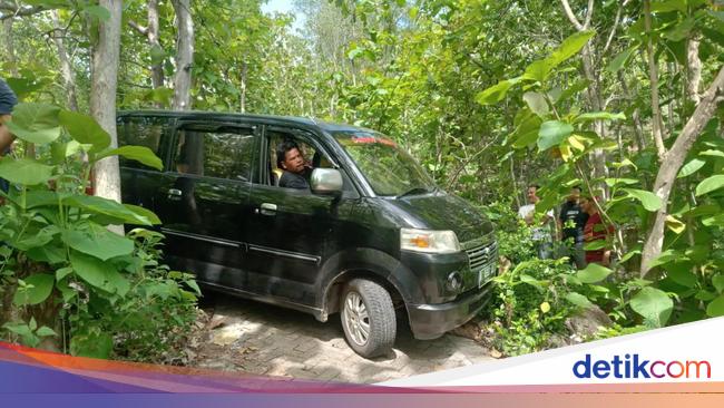 Cerita Sopir Mobil Bisa Nyasar ke Jalan Sempit Makam Keramat Ponorogo