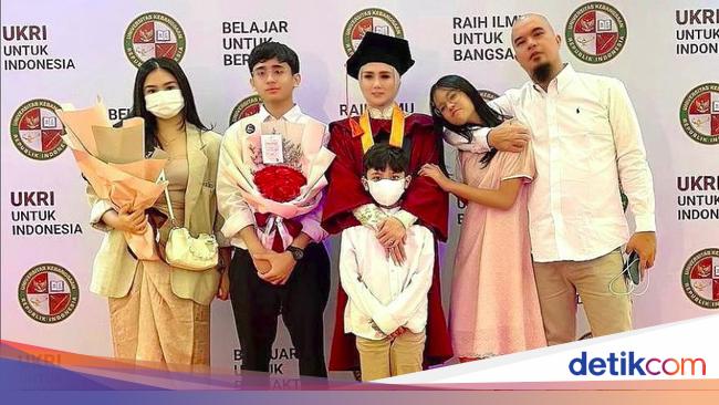 Tidur Bareng Jadi Quality Time Bareng Mulan Jameela dengan Anak