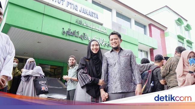 Oki Setiana Dewi Boyong Sulaiman Umrah di Tengah Terapi Sindrom Prader Willi