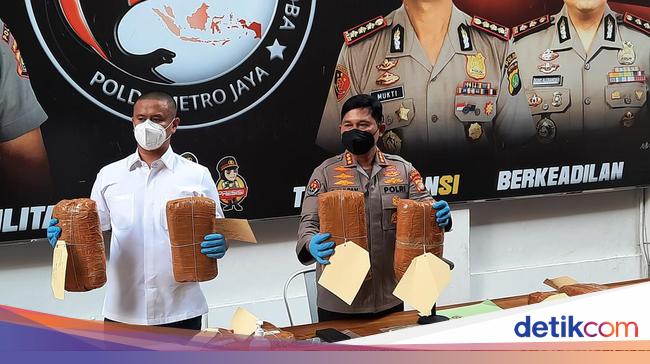 3 Kurir Ganja 112 Kg Jaringan Sumatera Ditangkap, 1 Pelaku di Bawah Umur