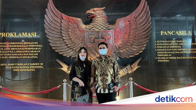 Shyalimar Malik Kagum Batik Jadi Warisan Budaya Dunia, Titip Pesan Ini ke Zilenial