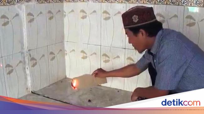 Heboh! Api Biru Muncul dari Sela Keramik di Musala Situbondo