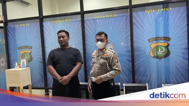 Sopir Taksi Online Penabrak Pesepeda di Harmoni Ditahan Usai Serahkan Diri