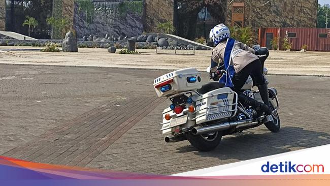 14 Polwan Beratraksi di Penutupan Indo Defence 2022