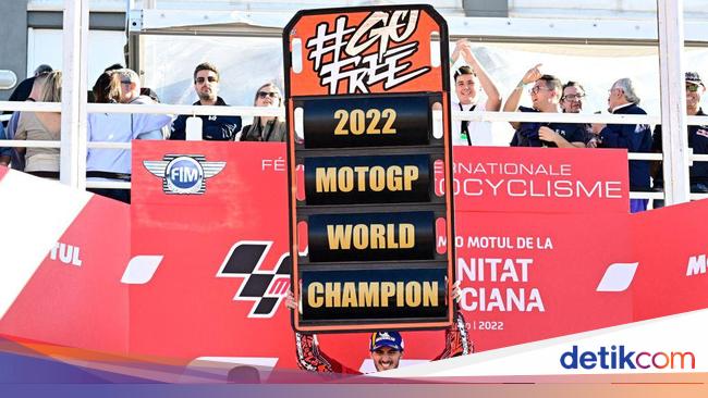 November, Momen Francesco Bagnaia Juara Dunia MotoGP 2022