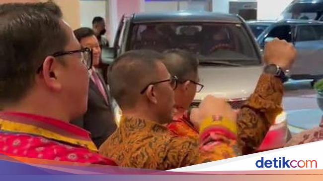 Setianya Anggota F-PDIP DPR Gemakan 'Mbak Puan Presiden' di Korsel